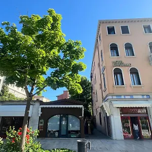 hotel-cristallo-venice-lido.hotelinveneto.com/